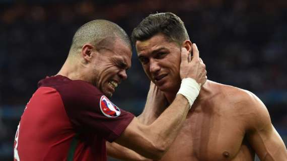 Real Madrid, Pepe vuole convincere Ronaldo a vestire la maglia del PSG