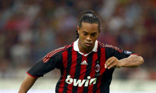 15 luglio 2008, il Milan mette a segno il colpo Ronaldinho
