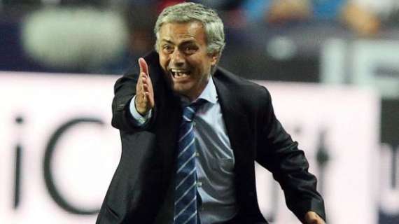 Chelsea, Mourinho: "Fabregas sarà a disposizione contro l'Everton"