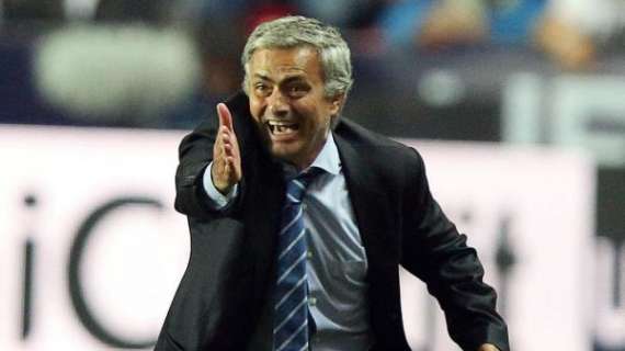Chelsea, Mourinho va sotto i ferri: per lo Special One frattura a un gomito