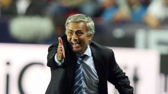 Chelsea, il Daily Mail punge Mourinho: "José parcheggia il bus"