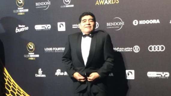 Maradona: "Il 15 sarò a Napoli. La squadra segua Sarri"