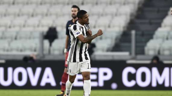 Fotonotizia - Juve, l'esultanza di Douglas Costa dopo il gol al Genoa