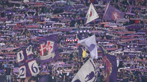 Oggi in TV, il big match Fiorentina-Roma ed il derby di Manchester