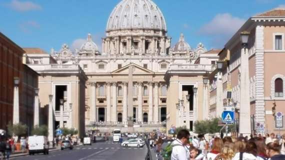 Milan e Juve a Città del Vaticano: foto e video dell'arrivo dei pullman