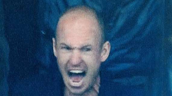 Bayern Monaco: esulta Robben in tribuna al gol di Thiago Alcantara