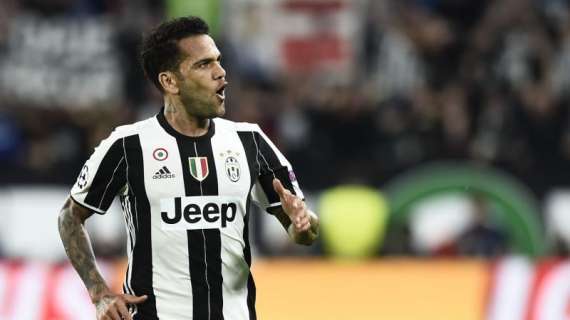 Juventus, il Man City su Dani Alves: offerto un biennale a 5 milioni annui