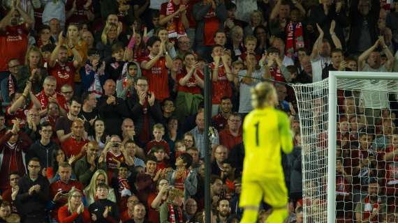 Anfield applaude Karius. Il portiere tedesco ringrazia sui social