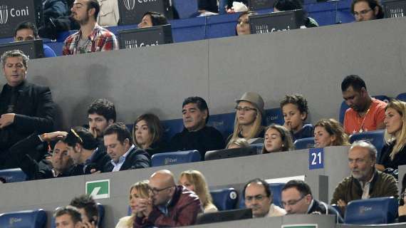 La battuta di Maradona: "Hai portato sfortuna al Napoli? Io non gioco più"
