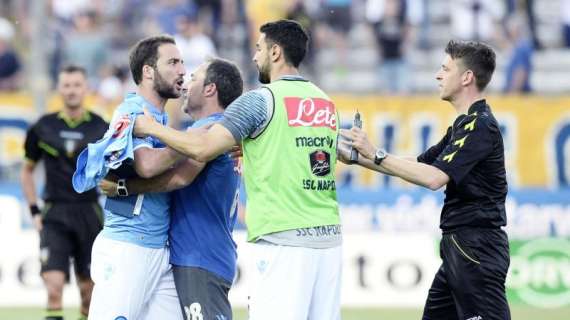 Napoli, multa a Higuain per insulti al portiere del Parma