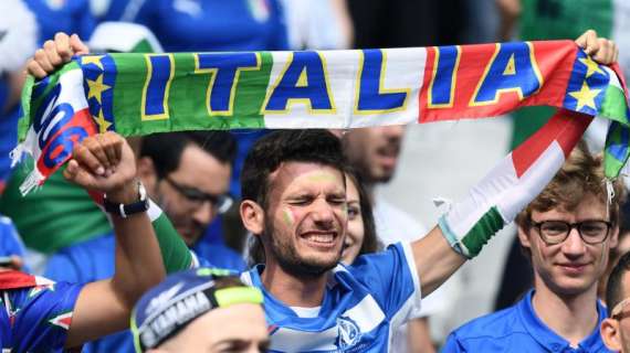 Fotonotizia - Italia-Spagna, i tifosi azzurri colorano Saint-Denis