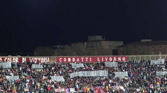 Il Livorno omaggia le vittime del nubifragio