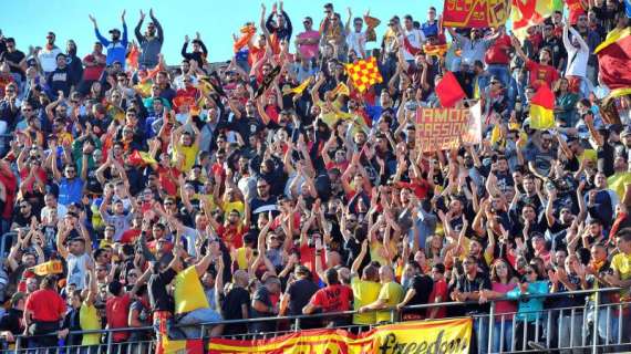 Lecce, la nota: "Eccessivo vietare la trasferta ai nostri tifosi"