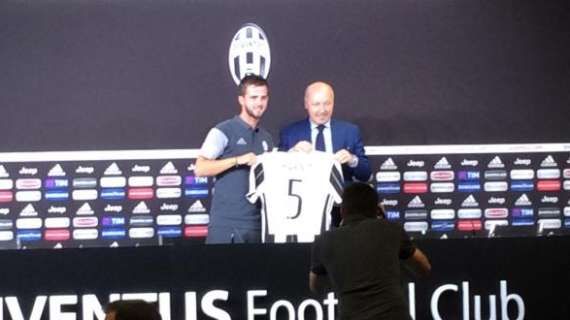 Juventus, Miralem Pjanic ha scelto la maglia numero 5