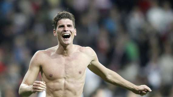 Tripletta di Gomez: il Bayern conquista la finale di Coppa di Germania