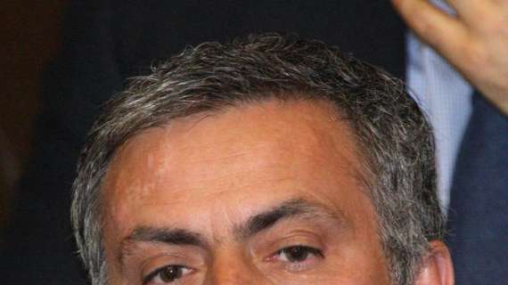 Inter, Mourinho pedinato da criminali