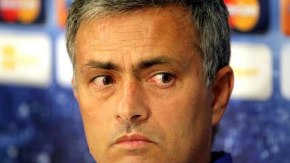 Mourinho, 12 minuti di monologo per difendersi: "Non lascio lo United"