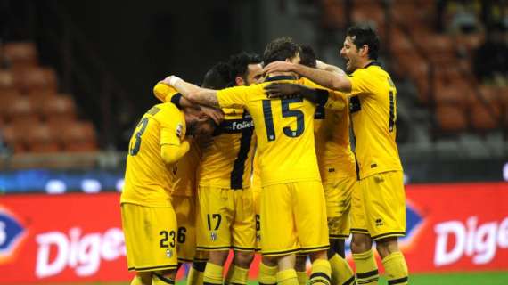 Parma, squadra al lavoro in vista dell'Inter. Terapie per Galloppa