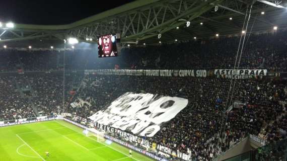 Juve-Napoli, al 39esimo la curva bianconera ricorda le vittime Heysel