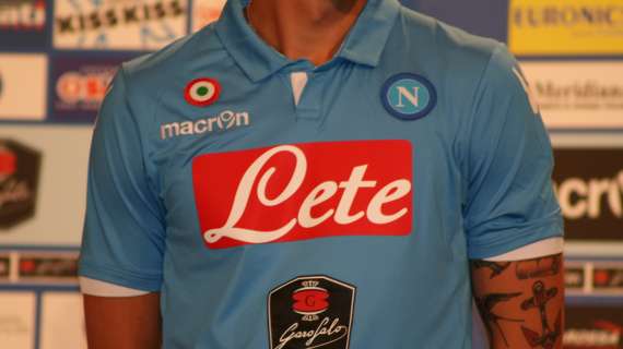Napoli, dal camouflage al jeans: presentata la seconda maglia da gioco