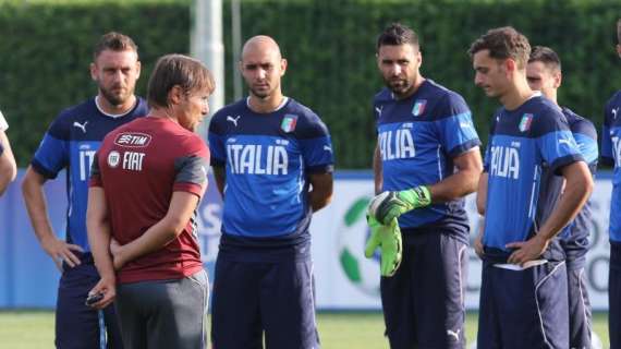Italia, Conte lavora al 4-3-3. Pirlo con Verratti, un dubbio davanti