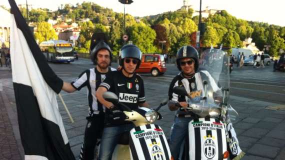 TMW - I tifosi e la Juventus festeggiano il terzo scudetto consecutivo