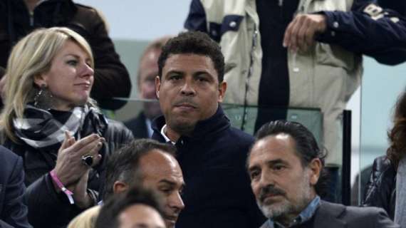 Milan-Seedorf, Ronaldo: "Spero che possa brillare anche da allenatore"