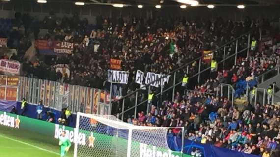 Fotonotizia - Roma, striscione contro Pallotta: "Go home"