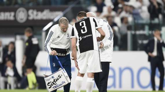 Juventus, lesione al bicipite femorale per Chiellini: out con l'Inter