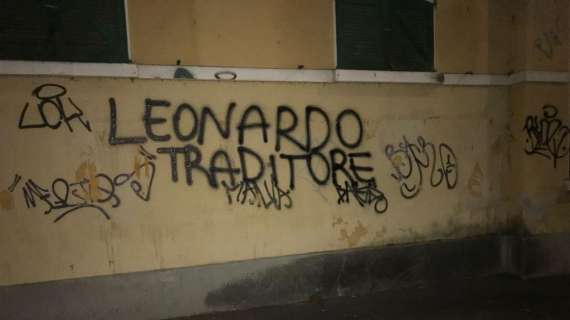 Fotonotizia - Milan, tifosi contro Leonardo: "Traditore, non ti vogliamo"