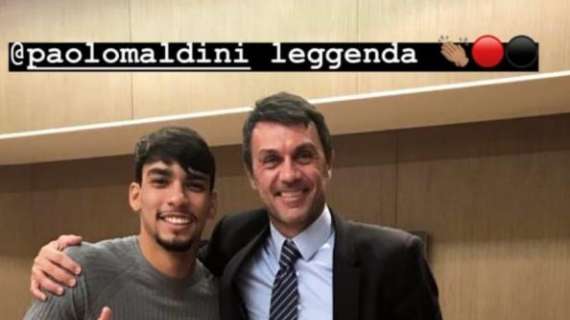 Paquetá posa a Casa Milan con Paolo Maldini: "Leggenda"
