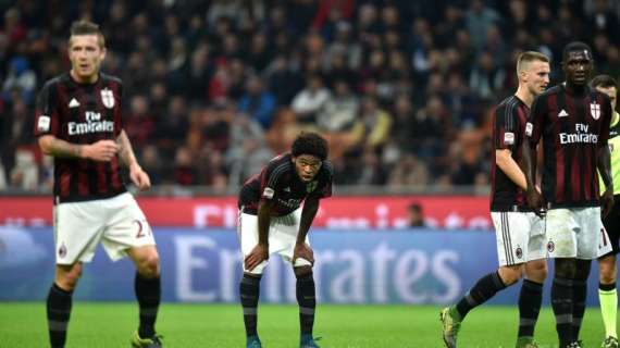 Milan, contestazione a San Siro dopo il terzo gol del Napoli