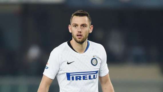 Inter, De Vrij: "C'è gran voglia di giocare e vincere col Napoli"
