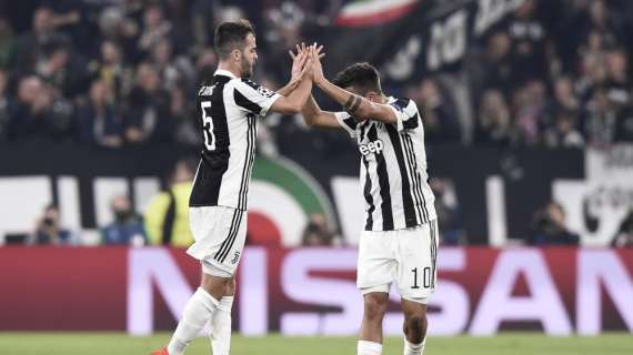 Cambio da 2-1: Douglas Costa serve Mandukic, Juventus in vantaggio
