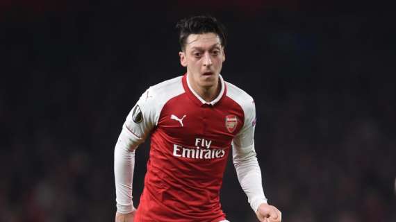 Arsenal, Ozil ha chiesto la maglia numero 10 dopo l'addio di Wilshere