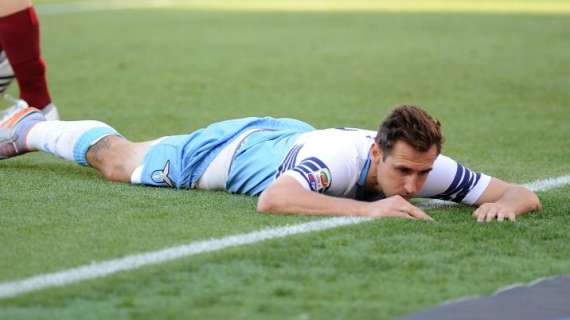 Lazio, il medico su Klose: "Sospetta lesione muscolare al flessore sinistro"
