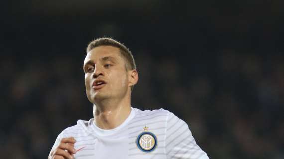 Inter, ag. Vidic a SportItalia: "Con la difesa a quattro è tornato sui suoi livelli"