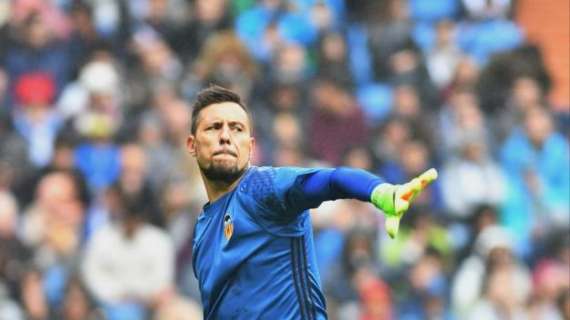 Napoli-Diego Alves, l'agente: "Affare difficile se resta Reina"