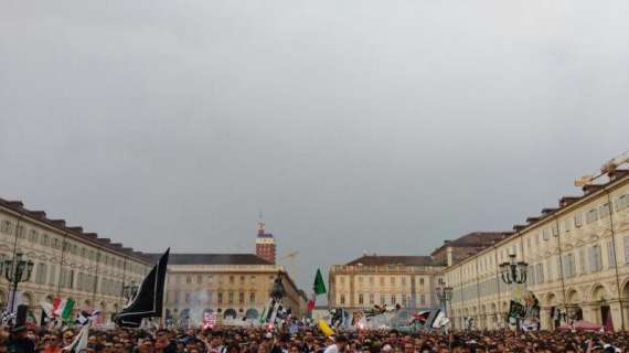 Torino, il bilancio peggiora: 300 feriti, grave un bambino