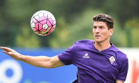 Fiorentina, Mario Gomez capitano contro il PSG