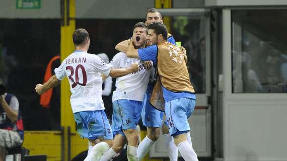 Turchia, lancio di oggetti contundenti: sospesa Trabzonspor-Fenerbahçe