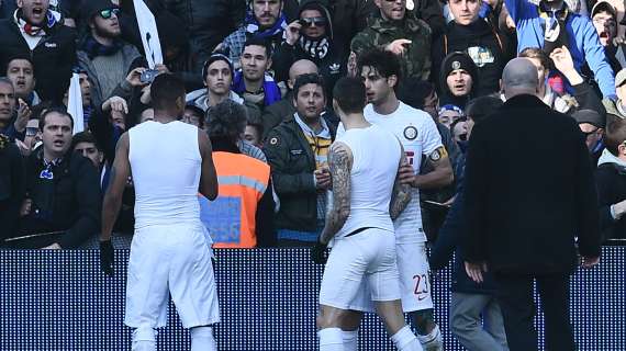 Fotonotizia - Inter, la lite fra Icardi e i tifosi nerazzurri al Mapei Stadium