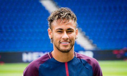 Neymar vive come un re a Parigi: guadagna 100.000 euro al giorno