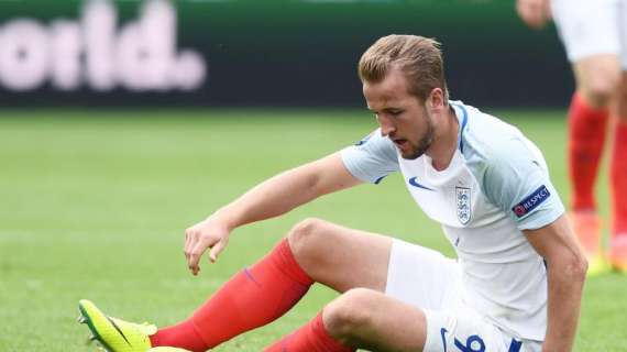 Inghilterra ko contro la Francia, il Daily Express titola: "Harry pain"
