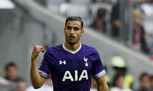 Fiorentina-Tottenham, Chadli porta avanti gli Spurs su calcio di rigore