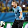 Susto por Diego Forlán: el ex delantero se fractura tres costillas en un partido...