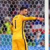 Lloris, tajante: "En las divisiones inferiores de Francia hay campos sintéticos mejores...