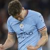 Insólito en el Manchester City: Stones se lesiona poniendo el árbol de Navidad