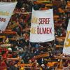 "Stop the genocide": la coreografía de la afición del Galatasaray en apoyo de Palestina...