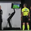 Hoy se reúne la IFAB, que ha tomado nota: mano dura contra las pérdidas de tiempo...